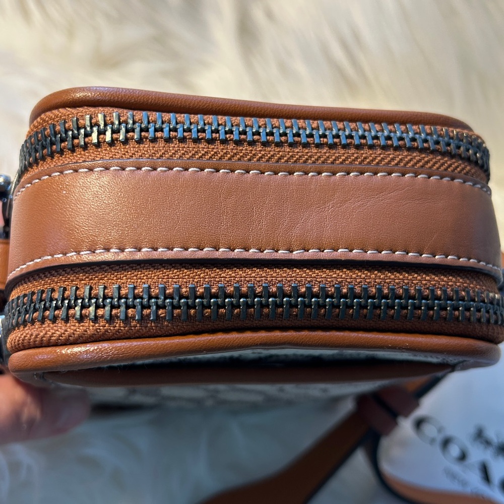 Coach Brown Signature Crossbody bag with Red Lip Appliqués - Picture 5 of 13